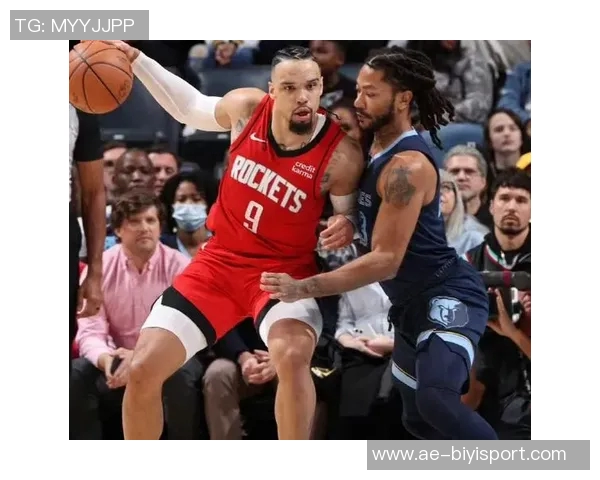 沃尔夫半场表现惊艳9投6中三分球4记独得11分助力球队奋勇争先