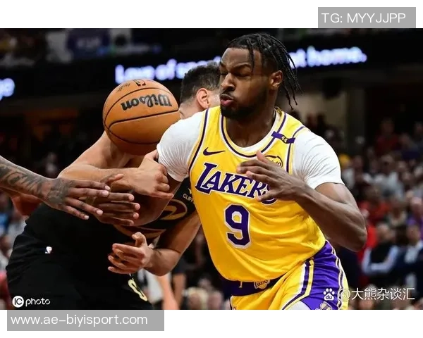 夸梅：布朗尼若想首发需提升接球投篮能力不能只依赖老爸的三分训练